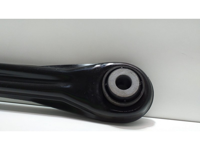 Recambio de brazo suspension inferior trasero derecho para volkswagen touareg (7la) tdi v6 referencia OEM IAM 7L0501531B 52413 