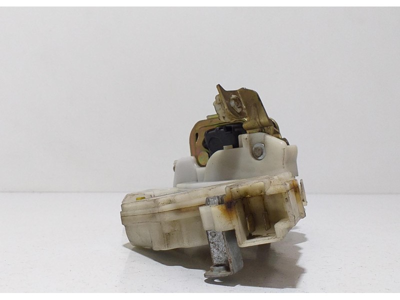 Recambio de cerradura puerta trasera izquierda para nissan terrano/terrano.ii (r20) comfort referencia OEM IAM 8255350J01 64377 