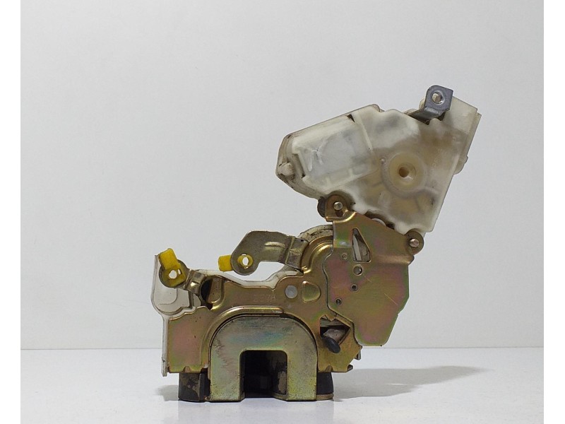 Recambio de cerradura puerta trasera izquierda para nissan terrano/terrano.ii (r20) comfort referencia OEM IAM 8255350J01 64377 