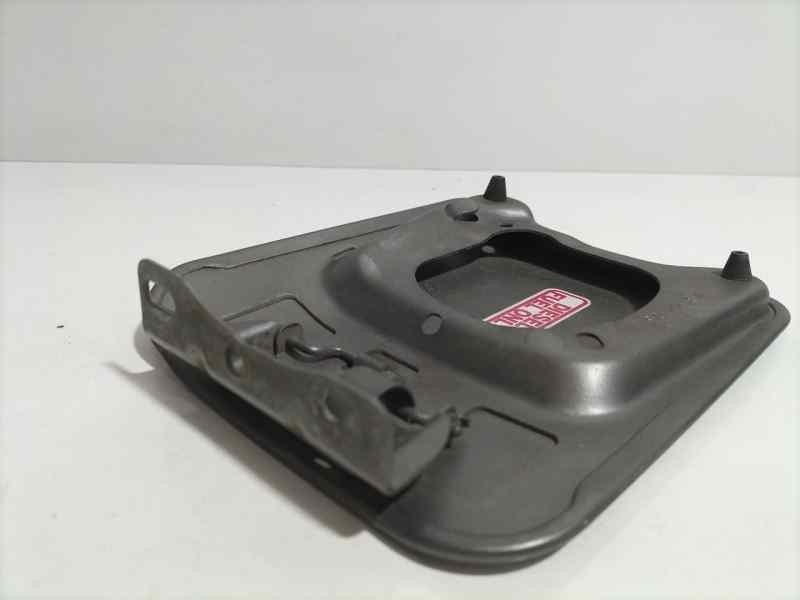 Recambio de tapa exterior combustible para chrysler 300 c 3.0 crd referencia OEM IAM 05065199AG 80111 R