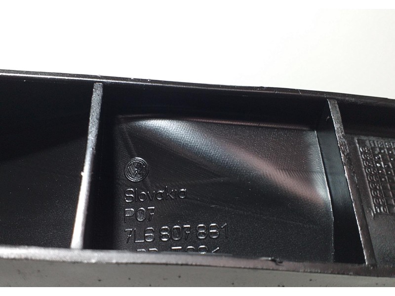 Recambio de molduras traseras para volkswagen touareg (7l6) v6 tdi referencia OEM IAM 7L6807861 64401 