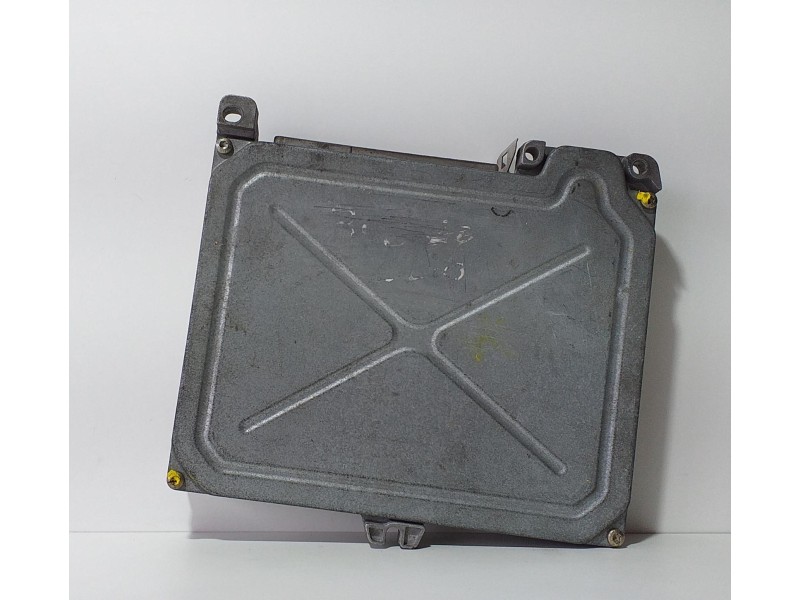 Recambio de centralita motor uce para renault clio ii fase i (b/cbo) 1.2 referencia OEM IAM 7700584160 72890 R