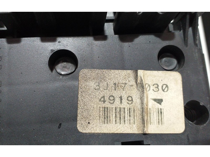Recambio de caja reles / fusibles para nissan terrano/terrano.ii (r20) comfort referencia OEM IAM TD27TI 64422 