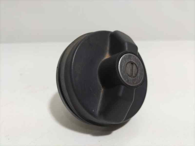 Recambio de tapon combustible para chrysler 300 c 3.0 crd referencia OEM IAM EXL 80131 R