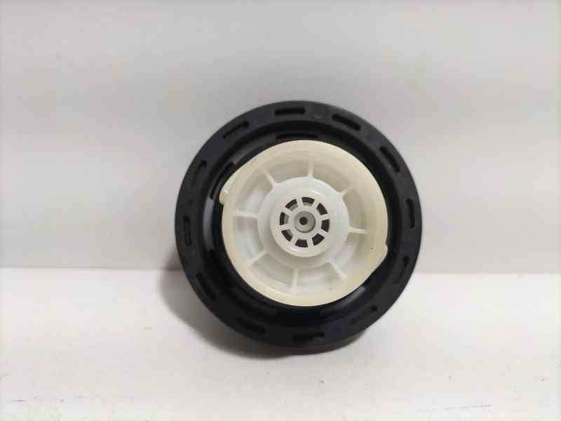 Recambio de tapon combustible para chrysler 300 c 3.0 crd referencia OEM IAM EXL 80131 R