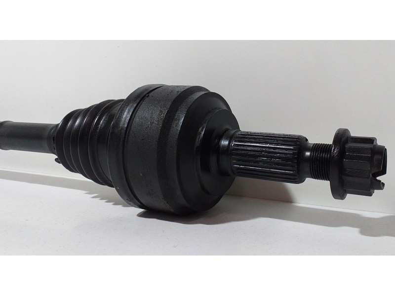 Recambio de transmision trasera derecha para volkswagen touareg (7l6) v6 tdi referencia OEM IAM 7L0501201B 64431 