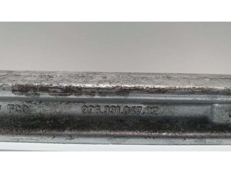 Recambio de brazo suspension superior trasero derecho para porsche 911 (typ 996) carrera 4 cabrio referencia OEM IAM 99633104702