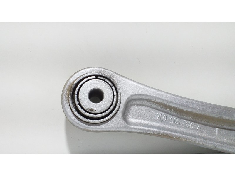 Recambio de brazo suspension superior trasero izquierdo para volkswagen touareg (7l6) v6 tdi referencia OEM IAM 7L0505376A 64438