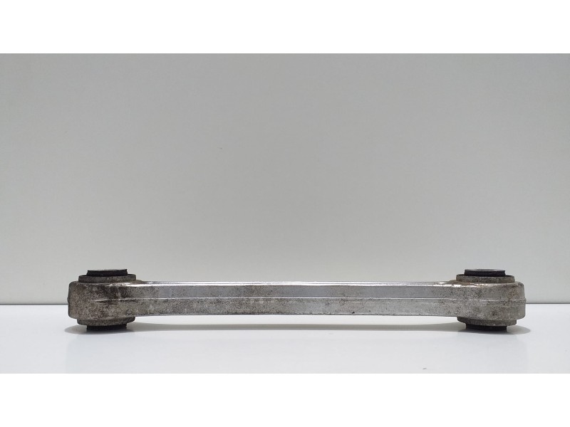 Recambio de brazo suspension superior trasero izquierdo para porsche 911 (typ 996) carrera 4 cabrio referencia OEM IAM 996331047