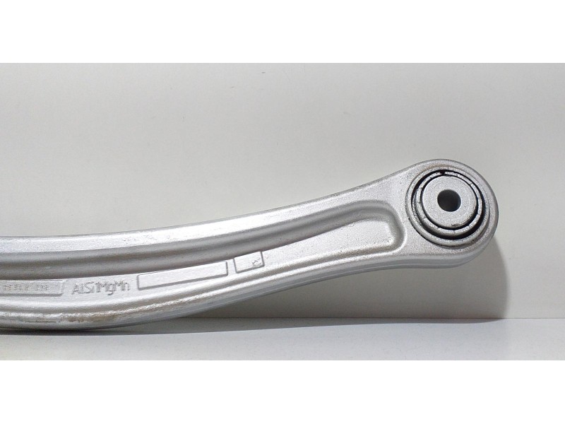 Recambio de brazo suspension superior trasero derecho para volkswagen touareg (7l6) v6 tdi referencia OEM IAM 7L0505376A 64441 