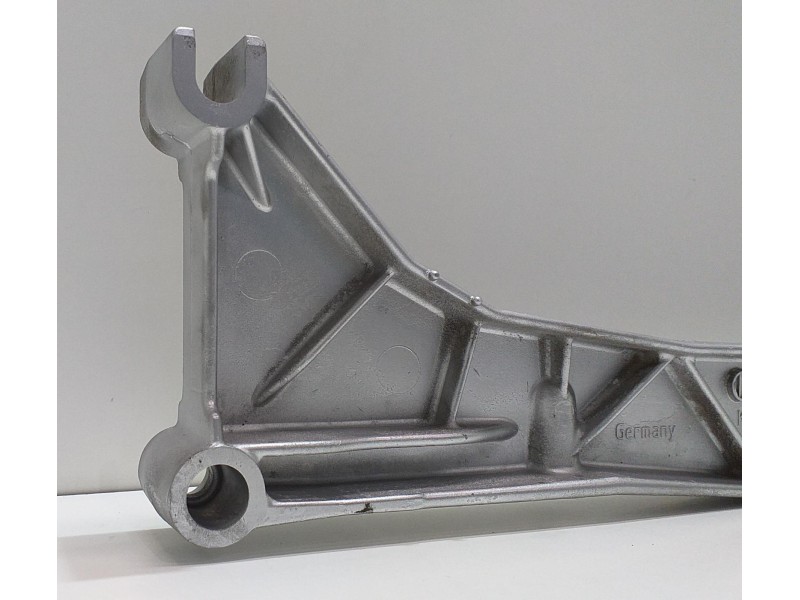 Recambio de travesaño trasero para porsche 911 (typ 996) carrera 4 cabrio referencia OEM IAM 99633126107 52513 