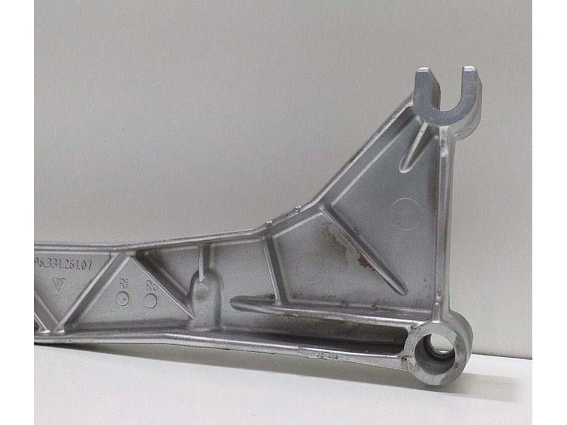 Recambio de travesaño trasero para porsche 911 (typ 996) carrera 4 cabrio referencia OEM IAM 99633126107 52513 