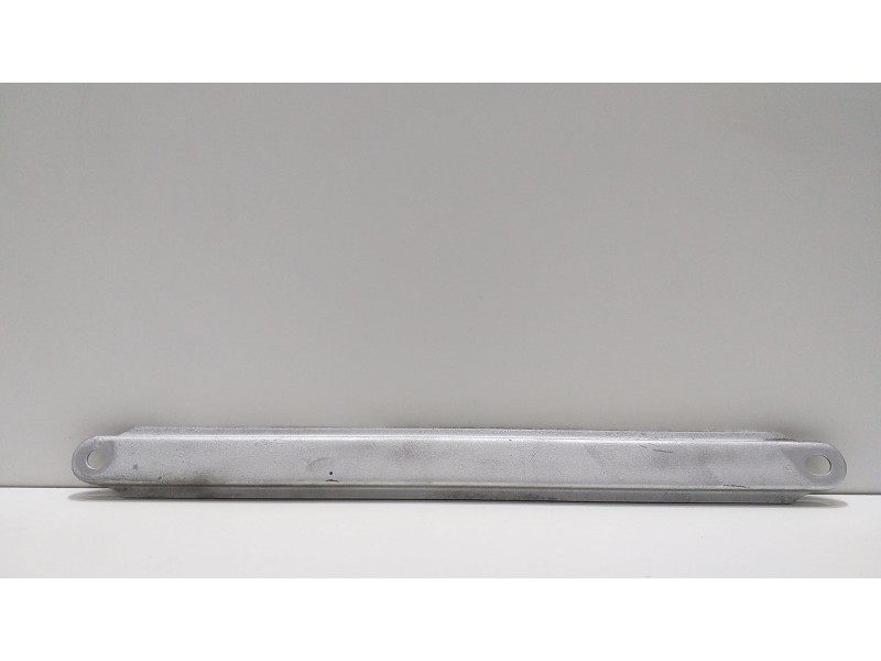 Recambio de travesaño inferior para porsche 911 (typ 996) carrera 4 cabrio referencia OEM IAM M9604 52519 