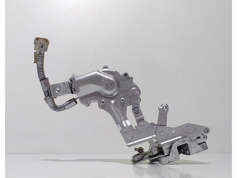 Recambio de cerradura puerta delantera derecha para daihatsu feroza f-300 referencia OEM IAM HD 64519 