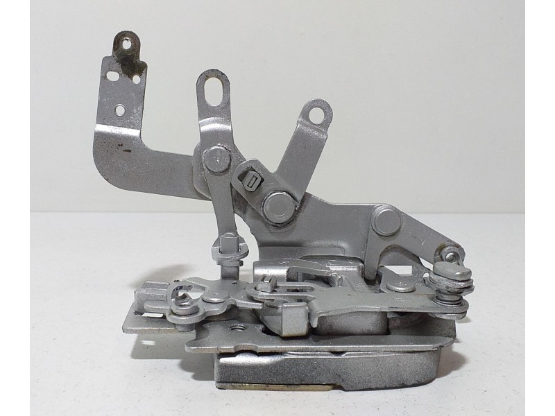 Recambio de cerradura puerta delantera izquierda para daihatsu feroza f-300 referencia OEM IAM HD 64520 