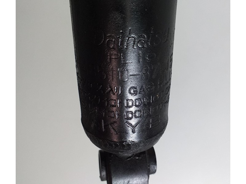 Recambio de amortiguador delantero derecho para daihatsu feroza f-300 referencia OEM IAM 48510-87615 64527 