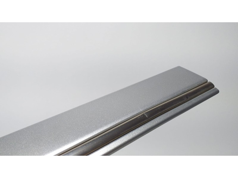 Recambio de molduras traseras para mercedes-benz clase r (w251) 320 cdi l (251.122) referencia OEM IAM A2516902562 73054 