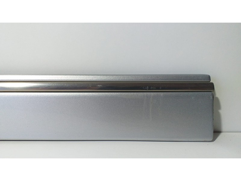 Recambio de molduras delanteras para mercedes-benz clase r (w251) 320 cdi l (251.122) referencia OEM IAM A2516902162 73055 