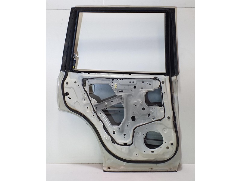 Recambio de puerta trasera izquierda para nissan x-trail (t30) comfort referencia OEM IAM YD22ETI 73061 