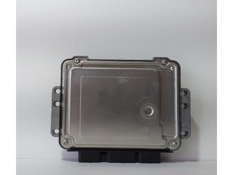 Recambio de centralita motor uce para renault scenic ii confort authentique referencia OEM IAM 8200391966 73098 R