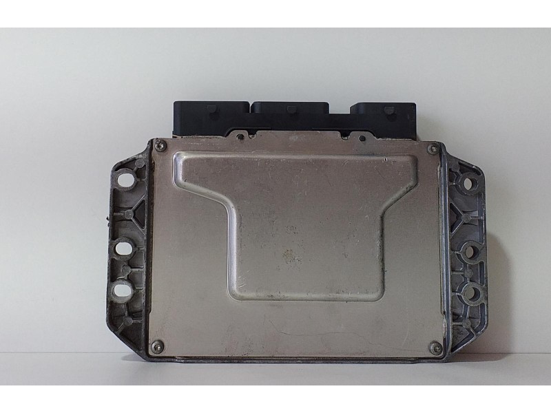 Recambio de centralita motor uce para renault megane ii berlina 3p emotion referencia OEM IAM 8200387138 73106 R