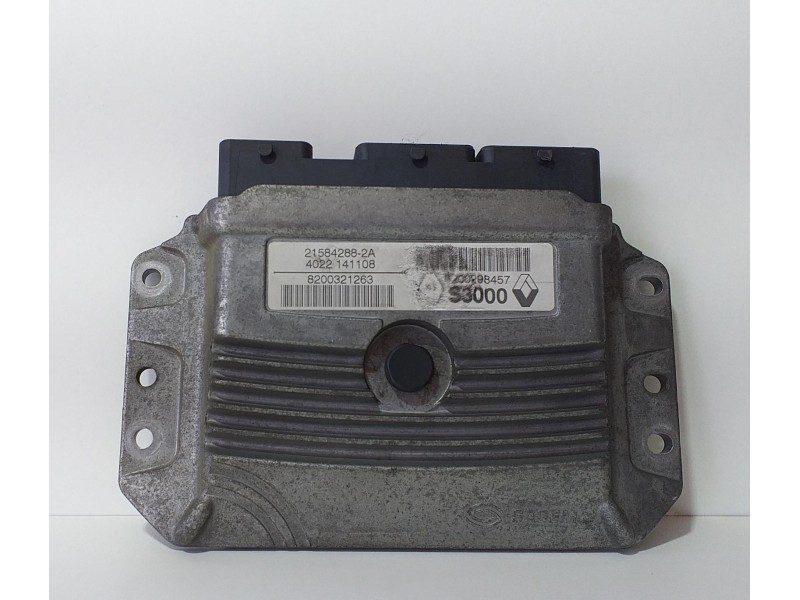 Recambio de centralita motor uce para renault megane ii berlina 3p confort authentique referencia OEM IAM 82000298457 73141 R