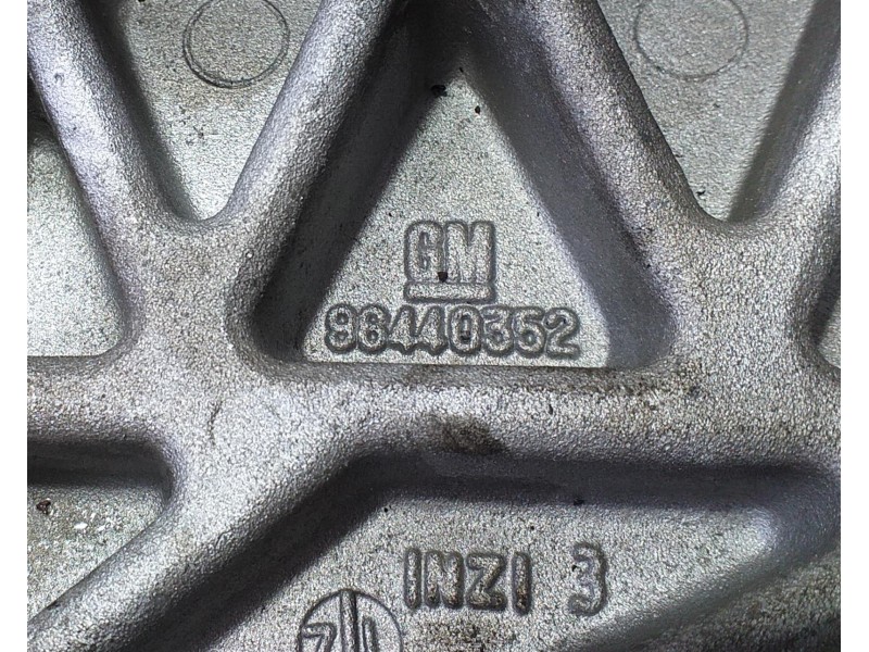 Recambio de soporte motor para opel antara cosmo 4x4 referencia OEM IAM 96440352 73237 R