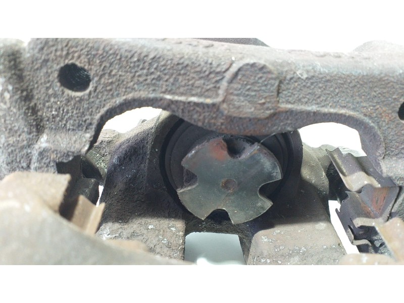 Recambio de pinza freno trasera izquierda para toyota auris business referencia OEM IAM 0204L67275 73280 R