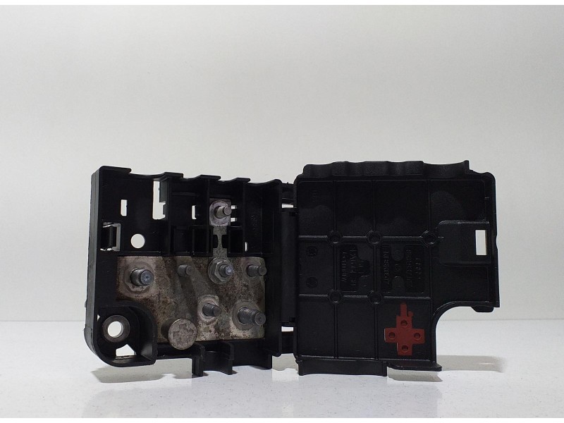 Recambio de caja reles / fusibles para audi q5 (8r) 2.0 tdi (125kw) referencia OEM IAM 8K0937517 64749 