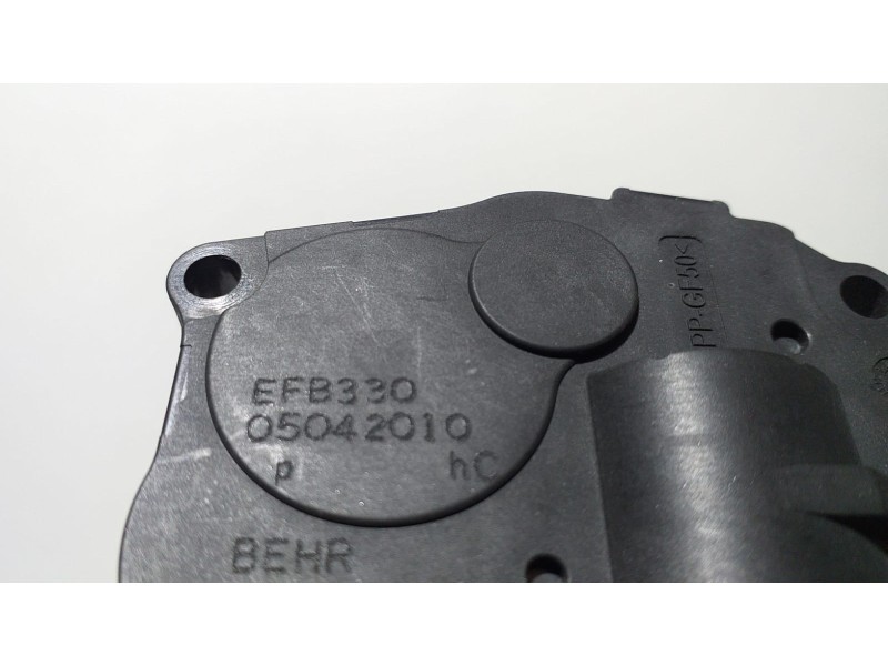Recambio de motor apertura trampillas climatizador para audi q5 (8r) 2.0 tdi (125kw) referencia OEM IAM EFB330 64776 