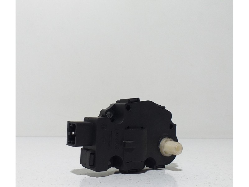 Recambio de motor apertura trampillas climatizador para audi q5 (8r) 2.0 tdi (125kw) referencia OEM IAM EFB330 64777 