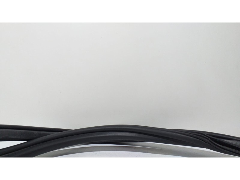 Recambio de goma contorno para audi q5 (8r) 2.0 tdi (125kw) referencia OEM IAM 8R0833721D 64793 