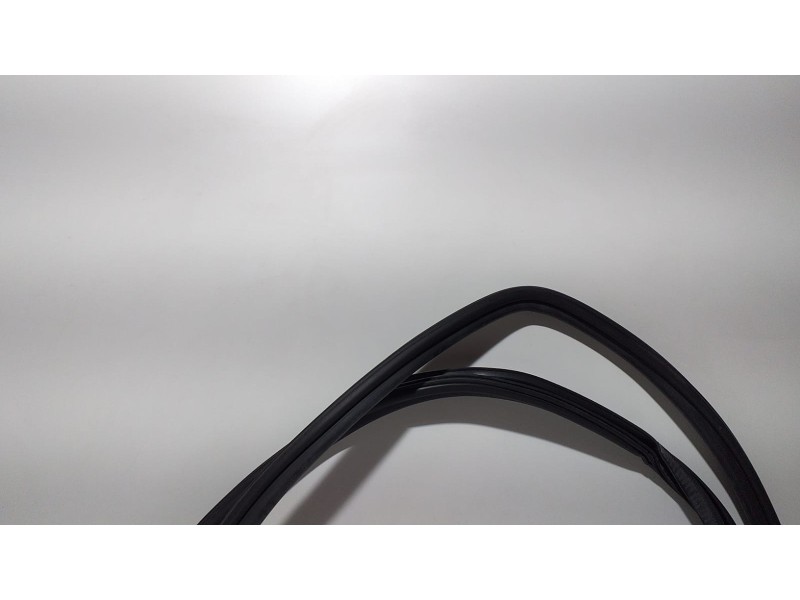 Recambio de goma contorno para audi q5 (8r) 2.0 tdi (125kw) referencia OEM IAM 8R0833721D 64793 