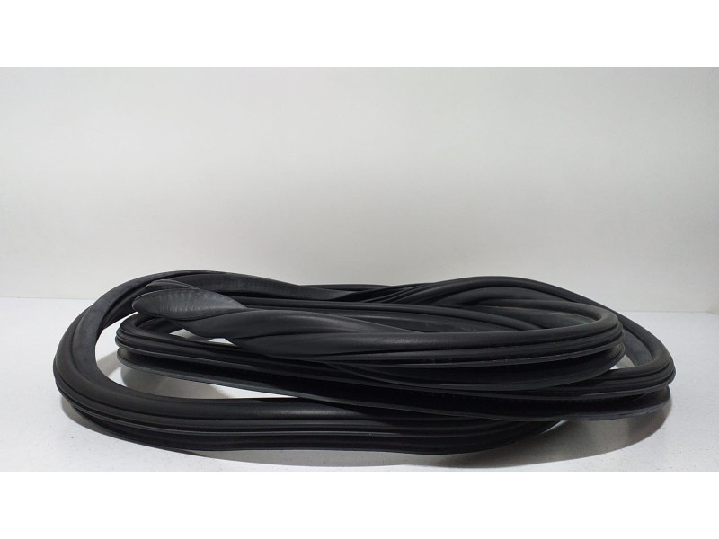 Recambio de goma contorno para audi q5 (8r) 2.0 tdi (125kw) referencia OEM IAM 8R0833721D 64795 