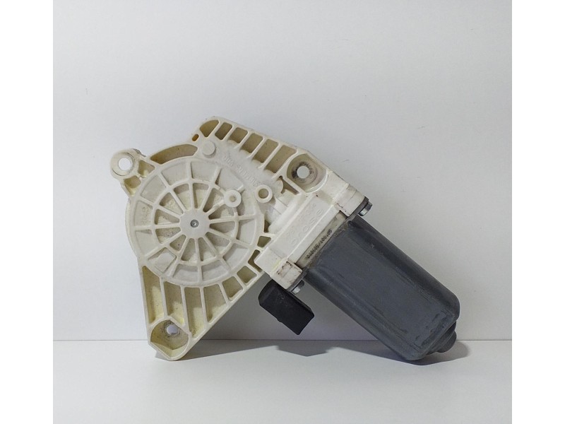 Recambio de motor elevalunas delantero derecho para mercedes-benz clase b (w245) 200 cdi (245.208) referencia OEM IAM A169820164