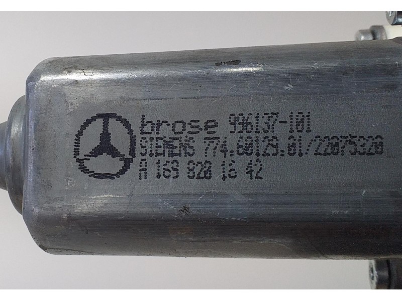 Recambio de motor elevalunas delantero derecho para mercedes-benz clase b (w245) 200 cdi (245.208) referencia OEM IAM A169820164