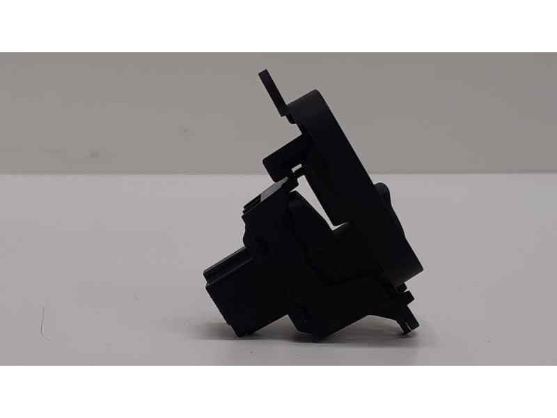 Recambio de mando elevalunas trasero derecho para volvo s40 berlina 2.0 d summum referencia OEM IAM 30658449 39876 