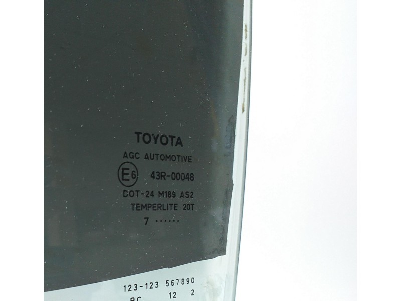 Recambio de luna trasera izquierda para toyota auris luna+ referencia OEM IAM 1NDTV 73329 R