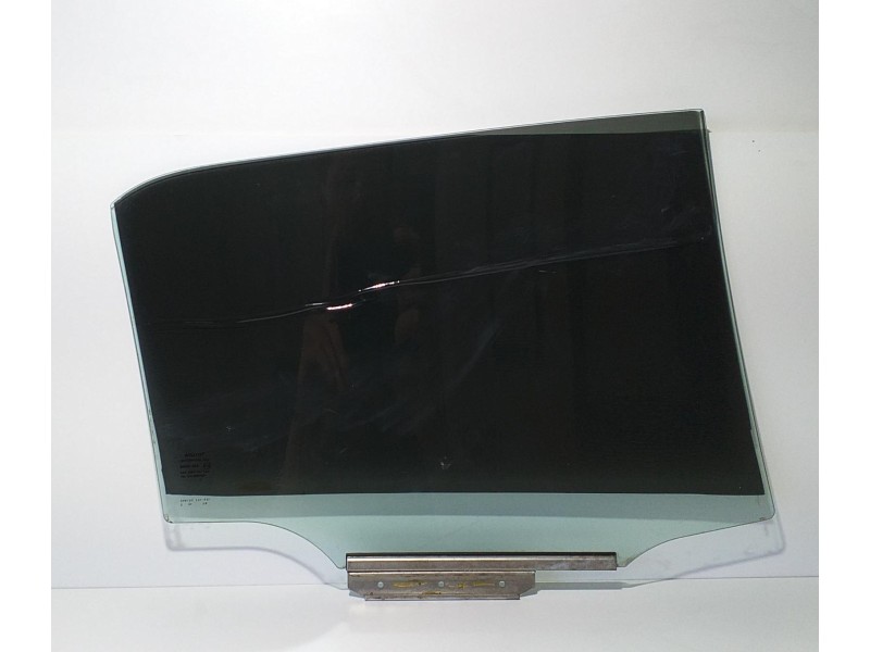 Recambio de luna trasera izquierda para toyota auris luna+ referencia OEM IAM 1NDTV 73329 R