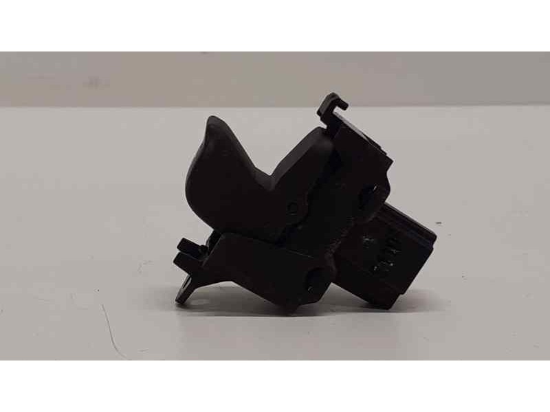 Recambio de mando elevalunas delantero derecho para volvo s40 berlina 2.0 d summum referencia OEM IAM 30658448 39880 