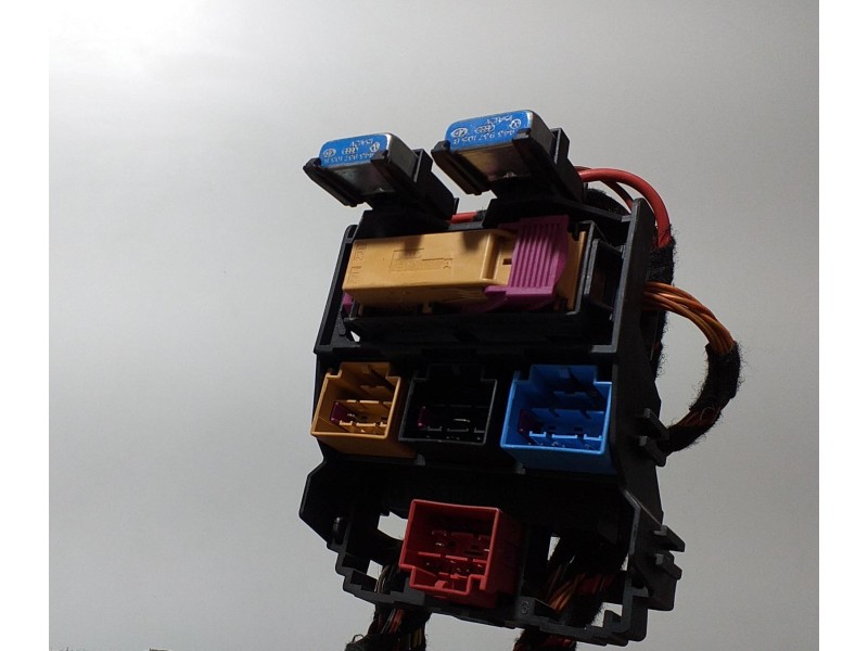 Recambio de caja reles / fusibles para audi q5 (8r) 2.0 tdi (125kw) referencia OEM IAM CAHA 64812 