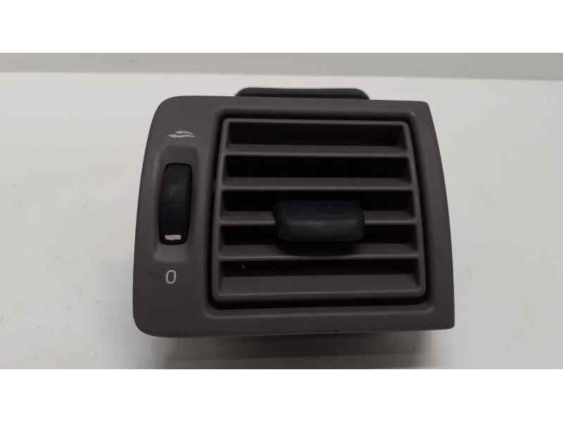 Recambio de rejilla aireadora para volvo s40 berlina 2.0 d summum referencia OEM IAM Y01128 39884 