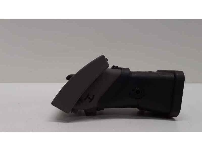 Recambio de rejilla aireadora para volvo s40 berlina 2.0 d summum referencia OEM IAM Y01128 39884 