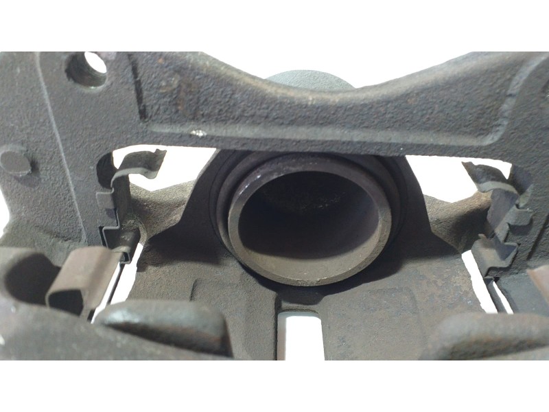 Recambio de pinza freno delantera izquierda para kia sportage concept 4x2 referencia OEM IAM 581802SA70 73367 R