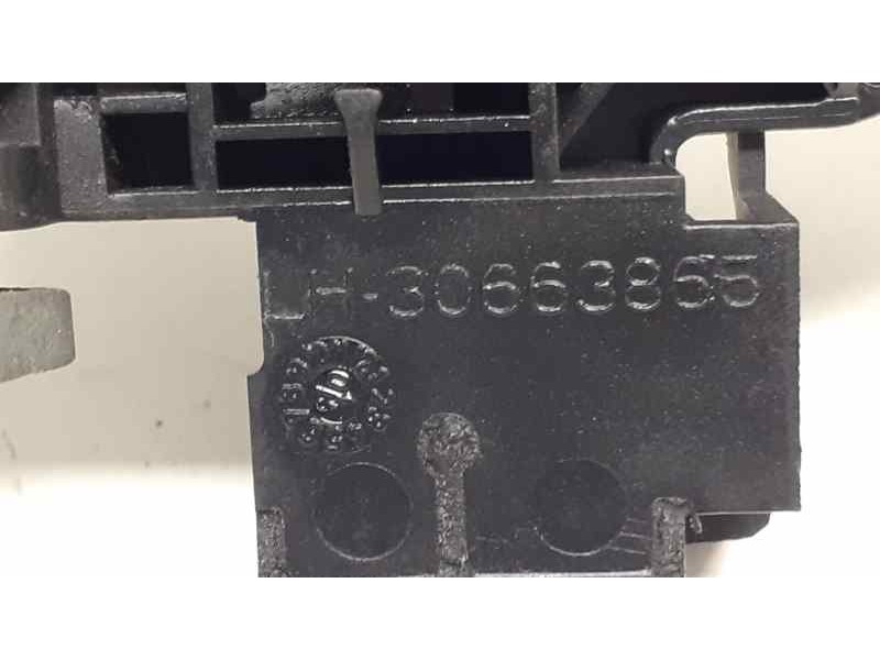 Recambio de maneta exterior trasera derecha para volvo s40 berlina 2.0 d summum referencia OEM IAM 30663865 39901 