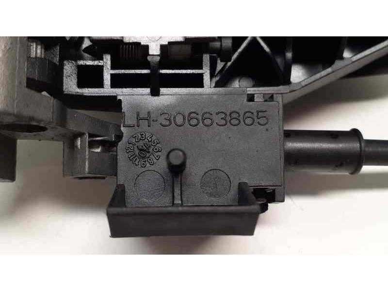 Recambio de maneta exterior trasera izquierda para volvo s40 berlina 2.0 d summum referencia OEM IAM 30663865 39902 