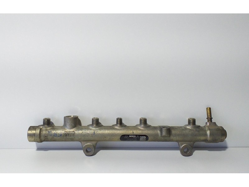 Recambio de rampa inyectora para renault scenic ii adventure by coronel tapiocca referencia OEM IAM 8200396999 73383 R