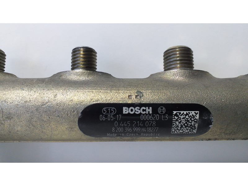 Recambio de rampa inyectora para renault scenic ii adventure by coronel tapiocca referencia OEM IAM 8200396999 73383 R