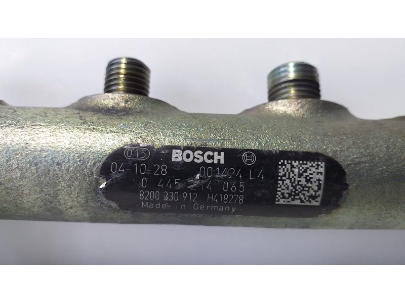 Recambio de rampa inyectora para renault megane ii berlina 3p confort authentique referencia OEM IAM 8200330912 73392 R