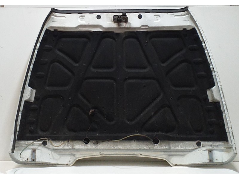 Recambio de capot para ssangyong korando 2.3 tdi referencia OEM IAM 6100206012 73406 